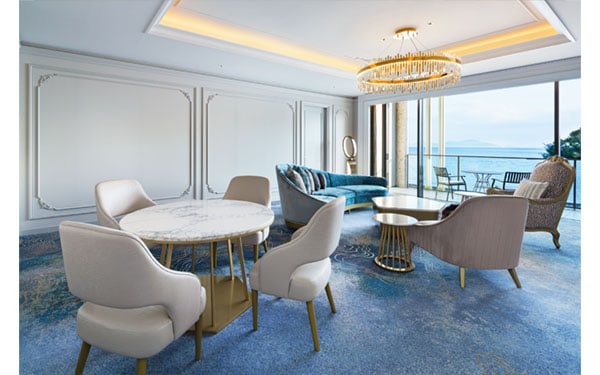 画像：ロイヤルスイート リビングルーム